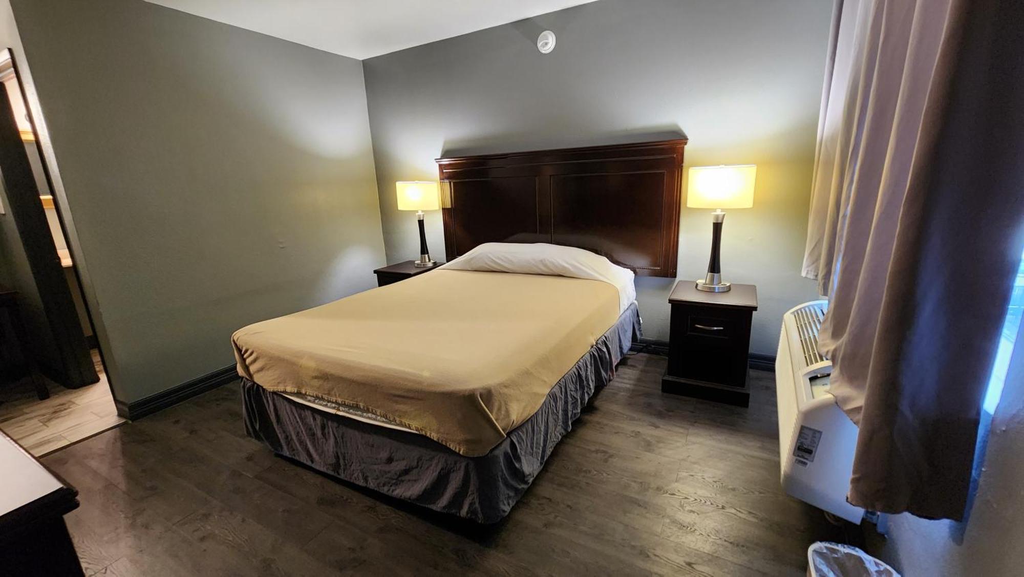 Merit Inn And Suites Бомонт Экстерьер фото