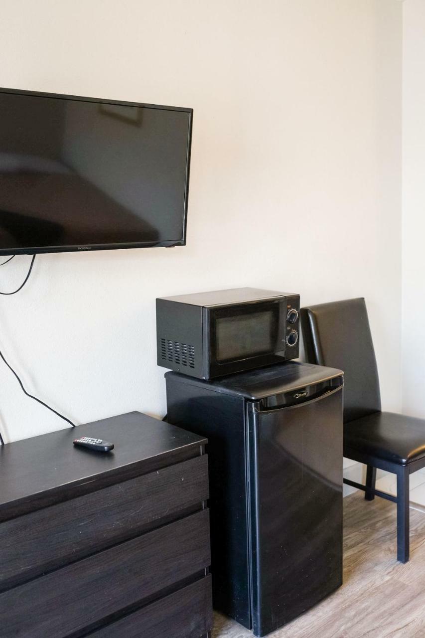 Merit Inn And Suites Бомонт Номер фото